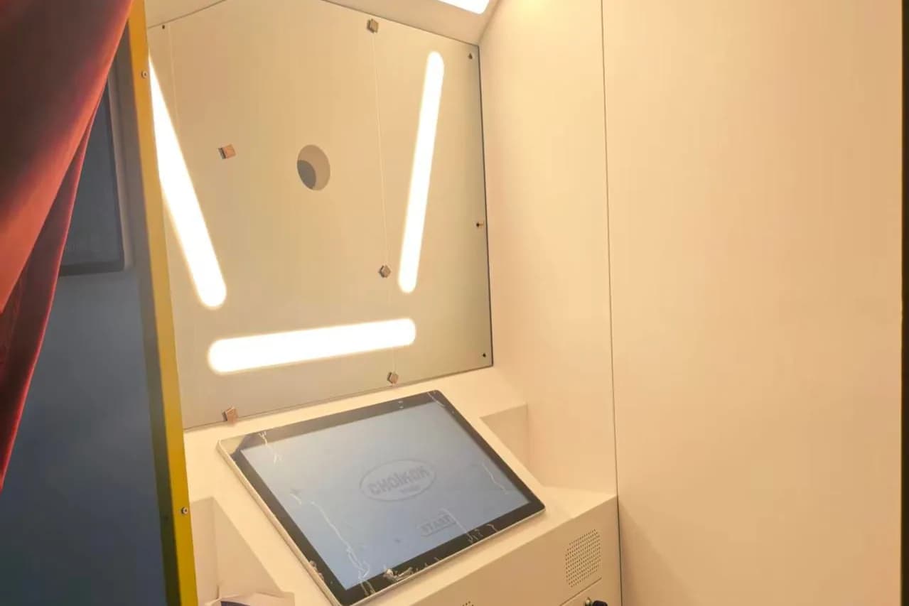 Photo Booth Maintenance: Weekly Checklist