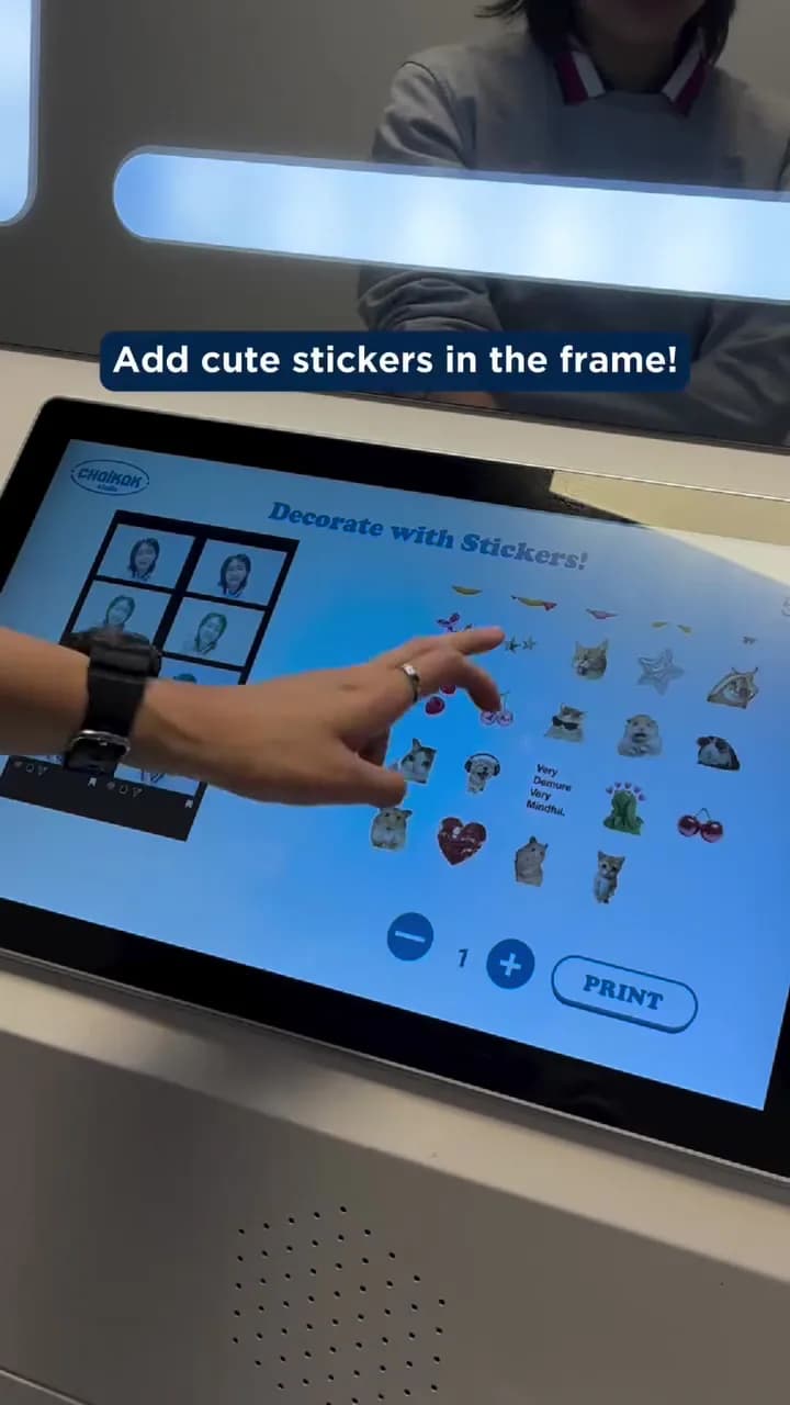 Adding cute stickers to the photo frame