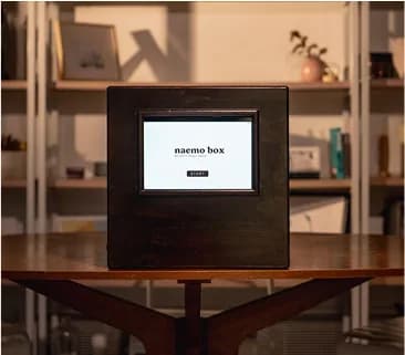 Naemo Box placed on a table