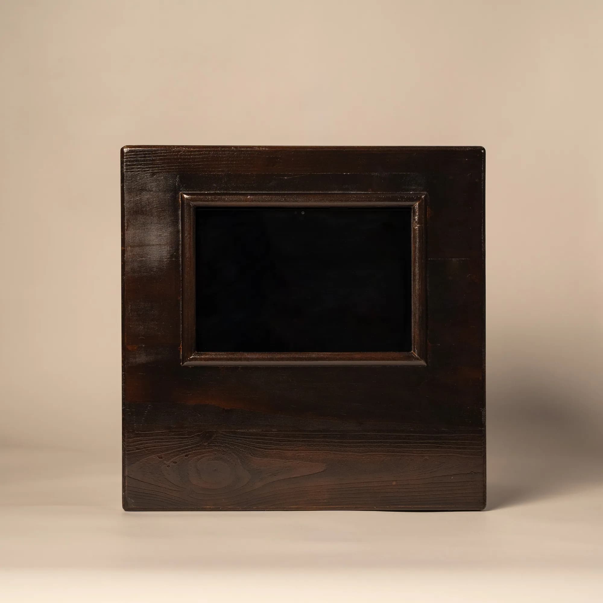 Naemo Box photo booth front view