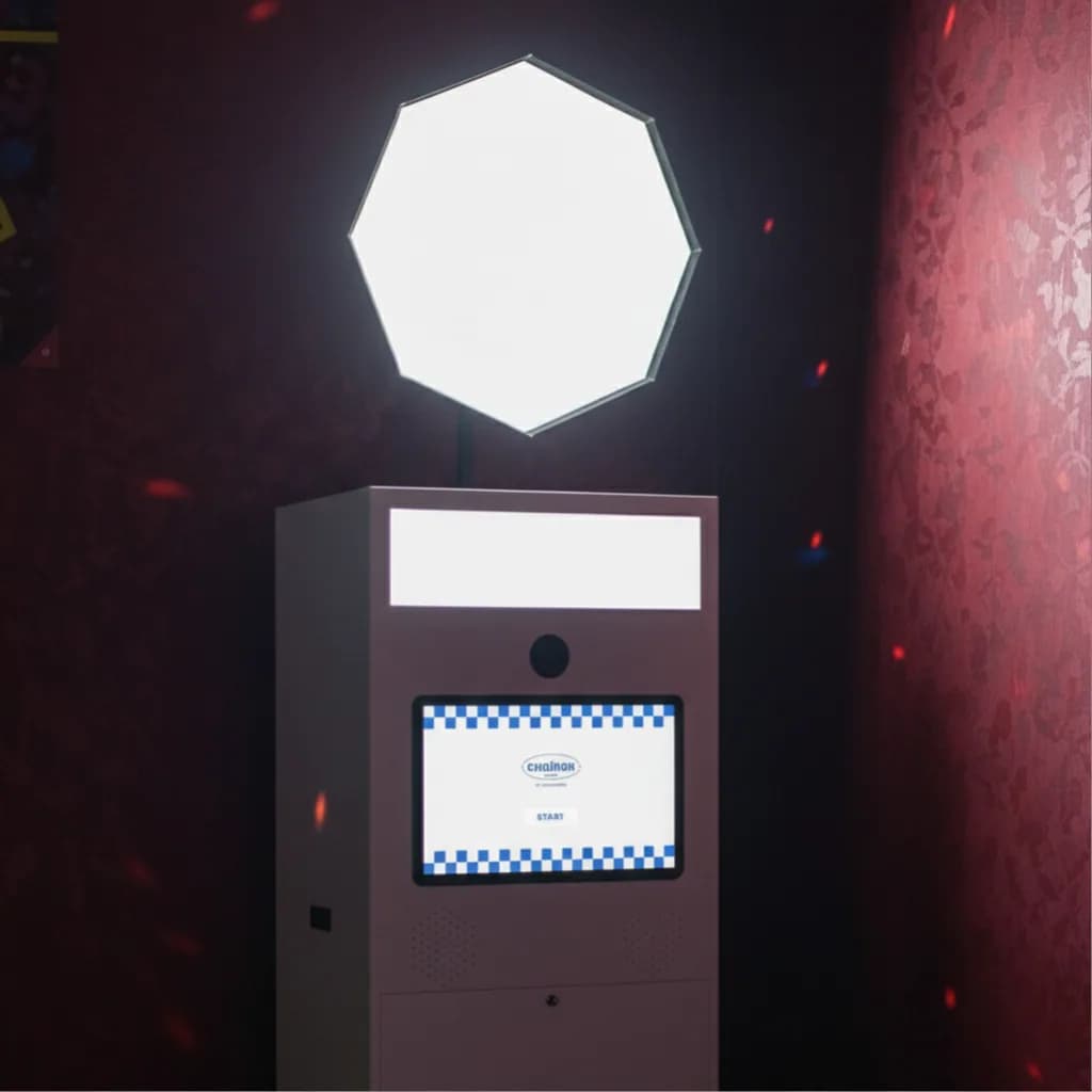 Portable photo booth with flash in a restobar