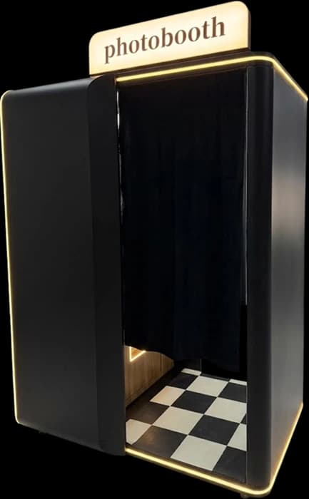 Noir vintage photo booth in black with two entrances