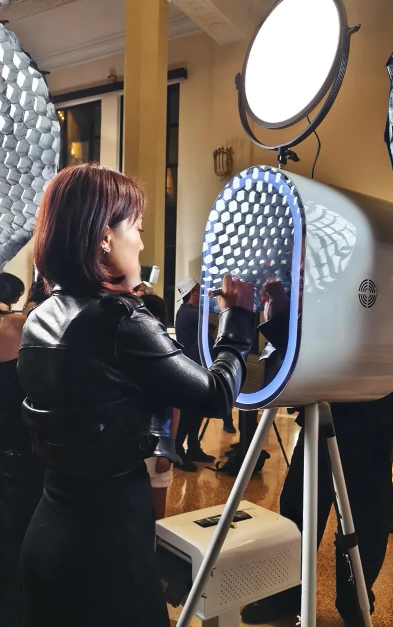 Ring-light AR signature unit at an event check-in