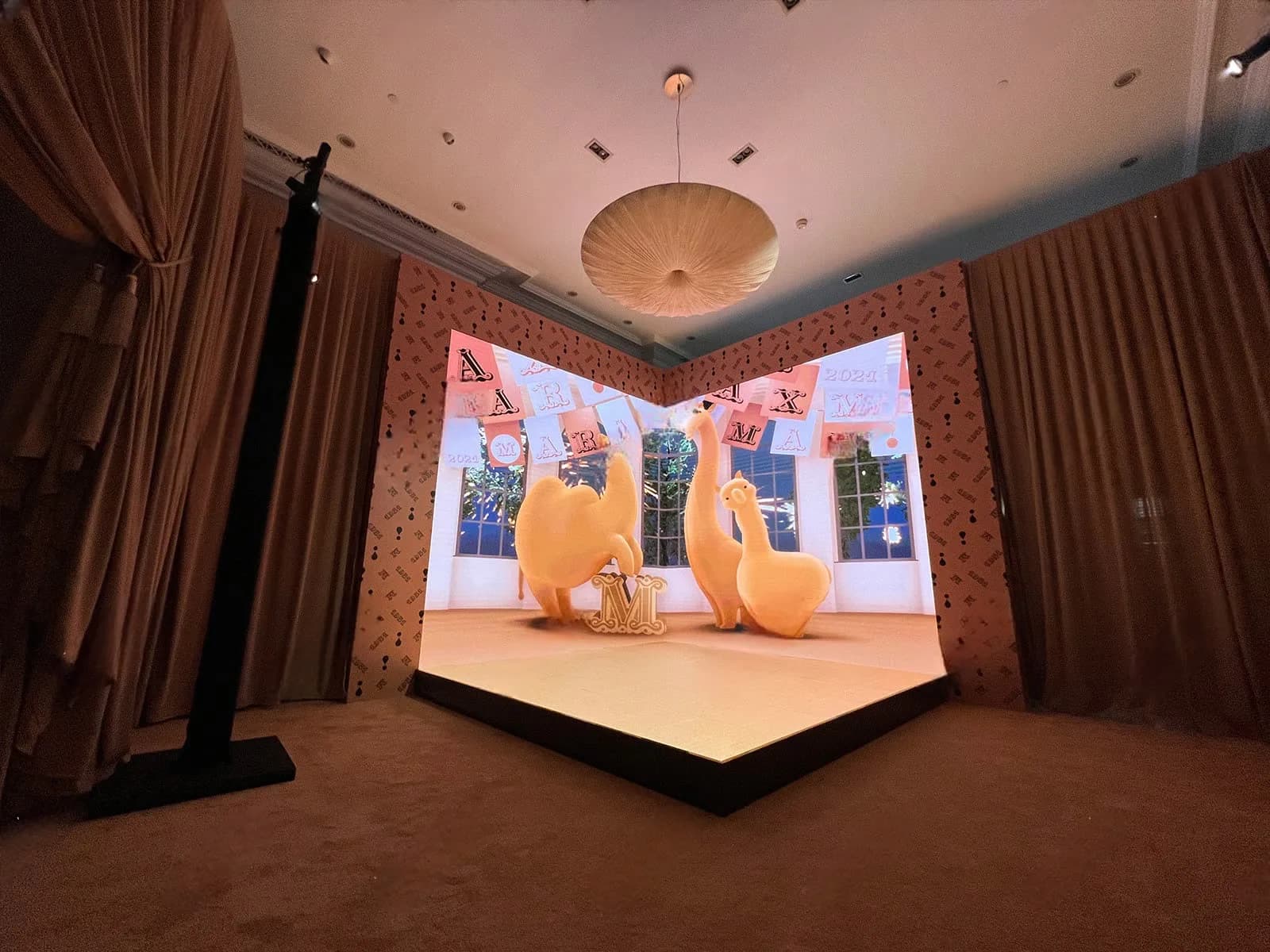 Virtual room shown on the LED wall